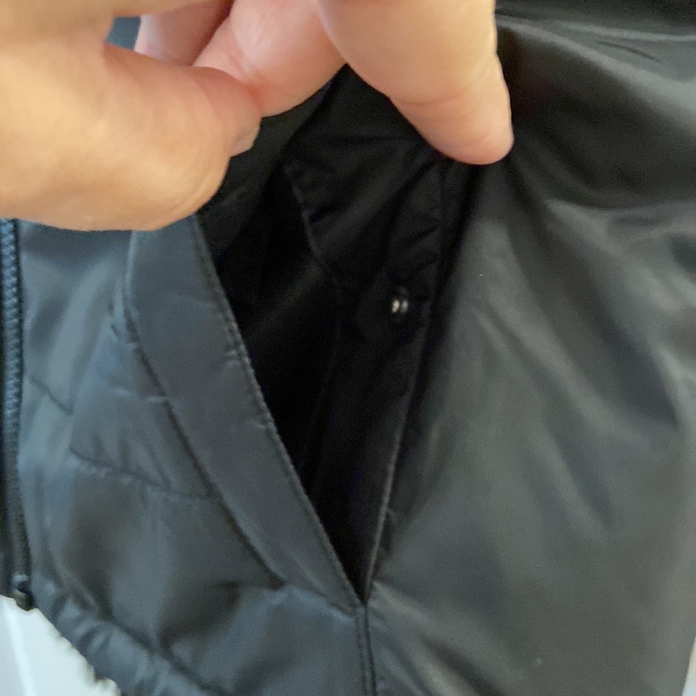 The North Face Two side Vest extremely beautiful black color BNWOT - Picture 4 of 17